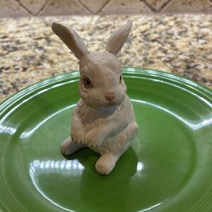 Boehm sitting rabbit